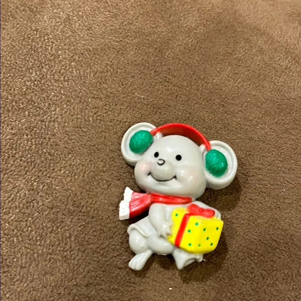 🎄 Russ / Enesco Brooch Set